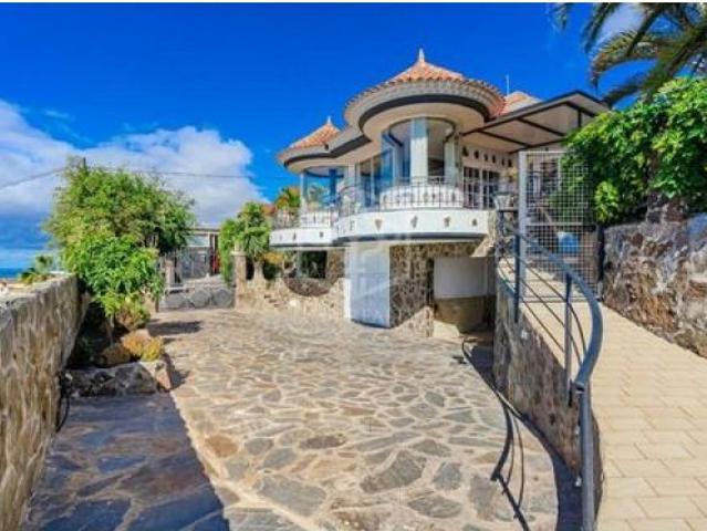 villa en Venta en Adeje. UEBZ T1325