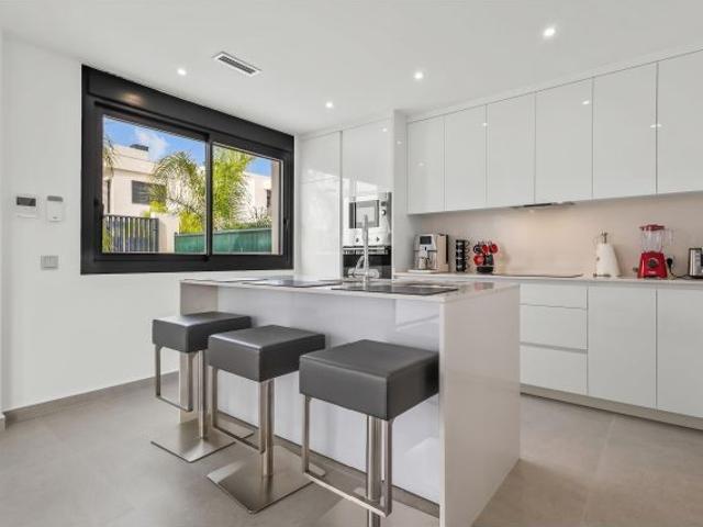 Villa en Venta en Algorfa, Alicante