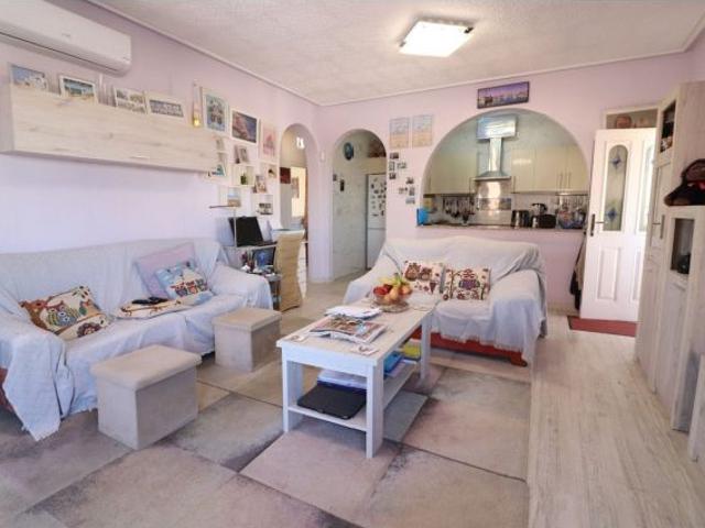 Villa en Venta en Benijófar, Alicante