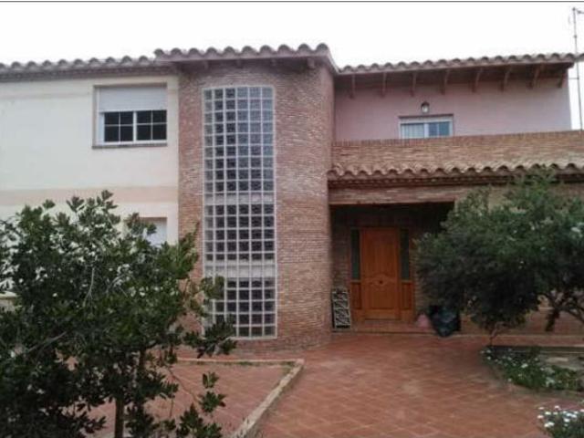 Villa en Venta en Borriol, Castellón