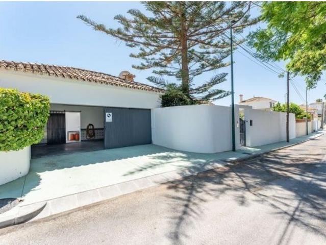 Villa en Venta en Málaga del Fresno, Málaga