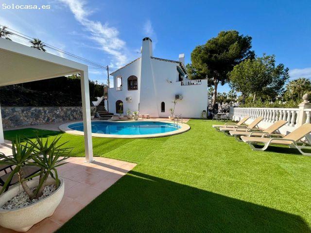 Villa en Venta en Orihuela Costa, Alicante