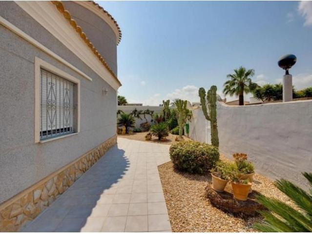 Villa en Venta en Orihuela Costa, Alicante