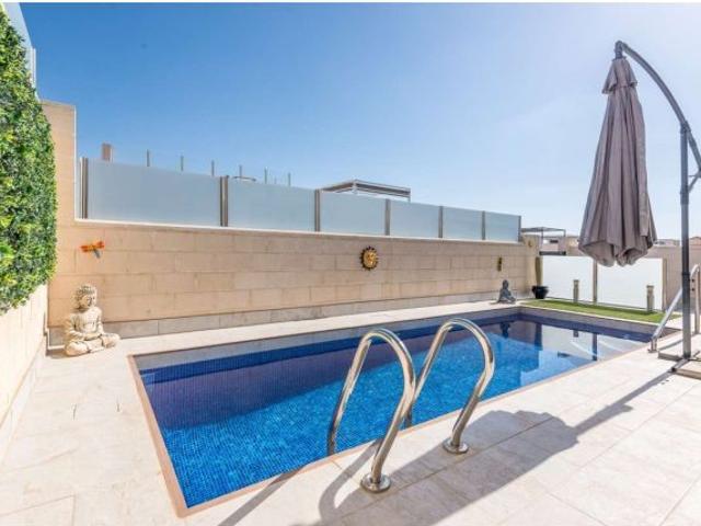 Villa en Venta en Orihuela Costa, Alicante