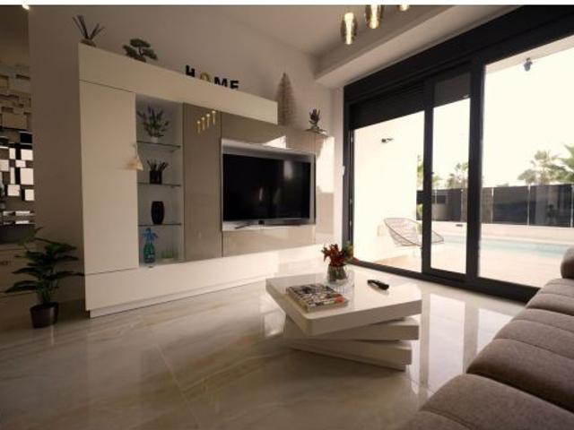 Villa en Venta en Orihuela Costa, Alicante