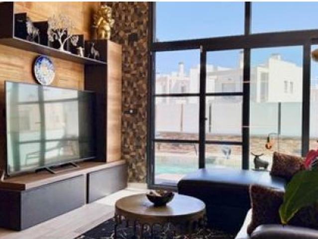 villa en Venta en Orihuela Costa. ETRV T10349