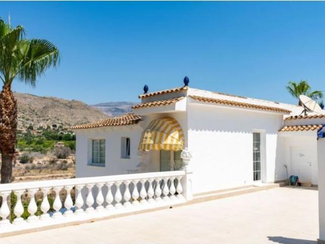 Villa en Venta en Orxeta, Alicante