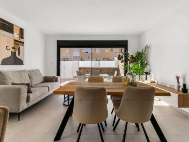 Villa en Venta en Pilar de la Horadada, Alicante