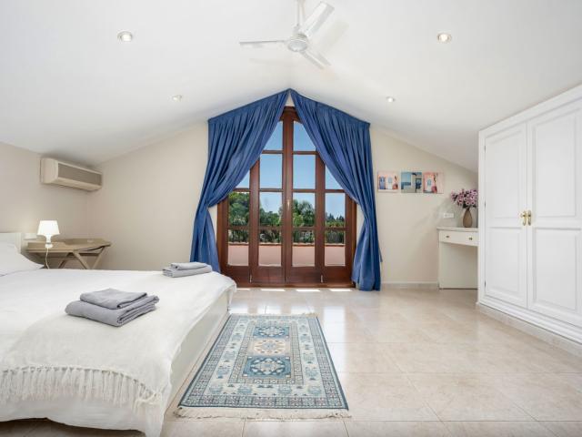 Villa en venta Estepona