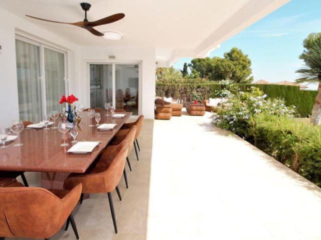 Villa en venta Estepona