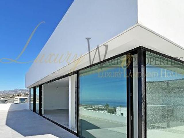 Villa en venta Guia de Isora