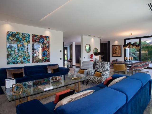 Villa en venta. Marbella