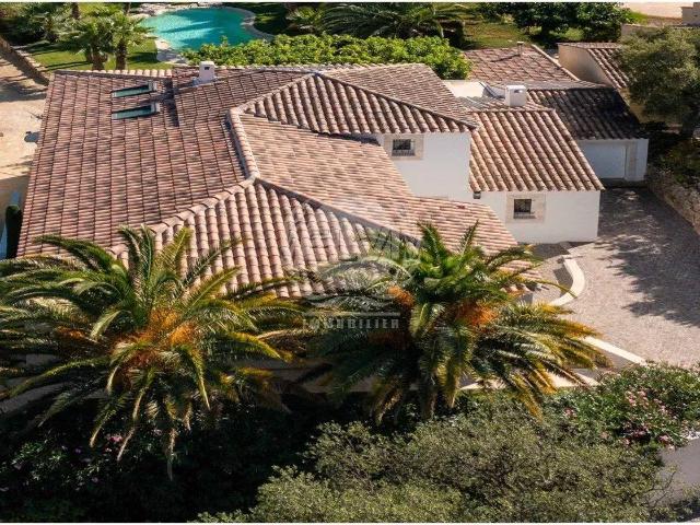 Villa en vente viagère proche centre du Plan de la Tour 307m² Le Plan de la Tour