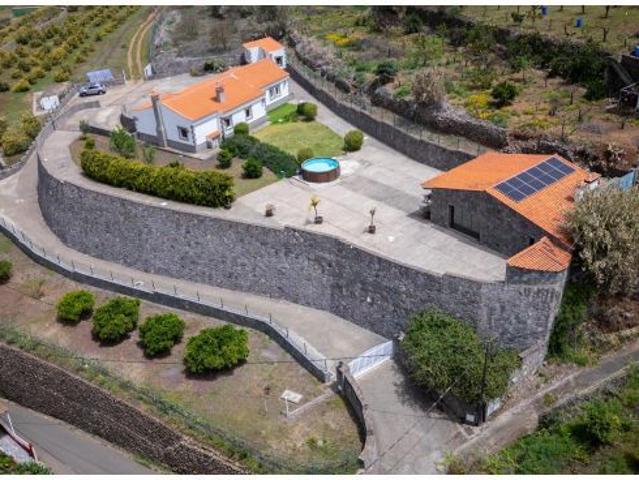 Villa en Vega de San Mateo
