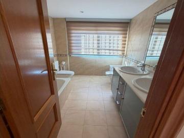 VILLA EN ALBIR CON PARKING PRIVADO Y PISCINA