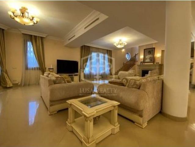 villa en Alquilar en Castelldefels. UEBZ T1386