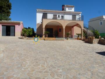 Villa en alquiler en La Font d'En Carròs Valencia