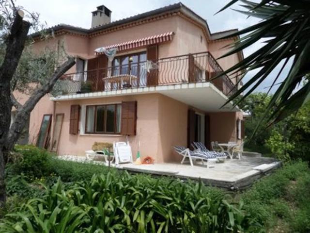 Villa avec terrasse