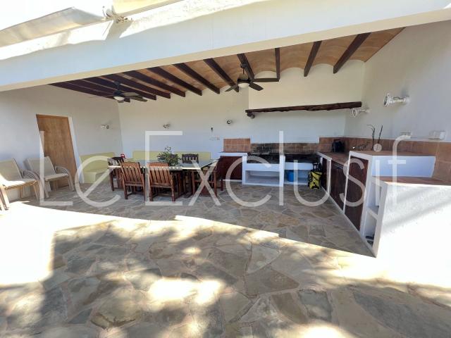 Villa con piscina y jardín privado en Can Pep, Jesús