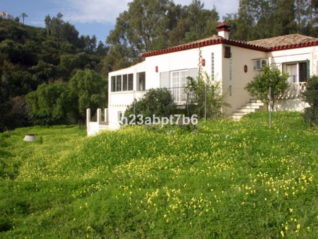 Villa en Los Almendros Benahavis