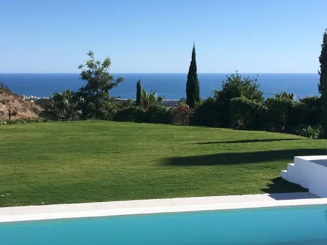Villa en New Golden Mile Estepona