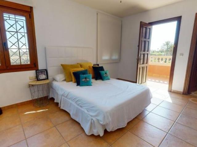 VILLA EN PERLETA ALICANTE
