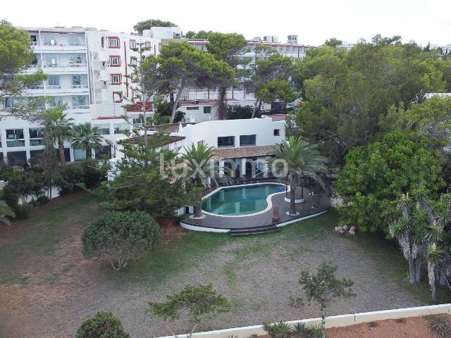 Villa en primera línea con vistas al mar 353m² Santa
