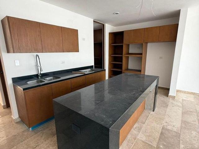 Villa en Renta | 2 Recámaras | Temozón Norte | 3 Niveles | Incluye Mantenimiento