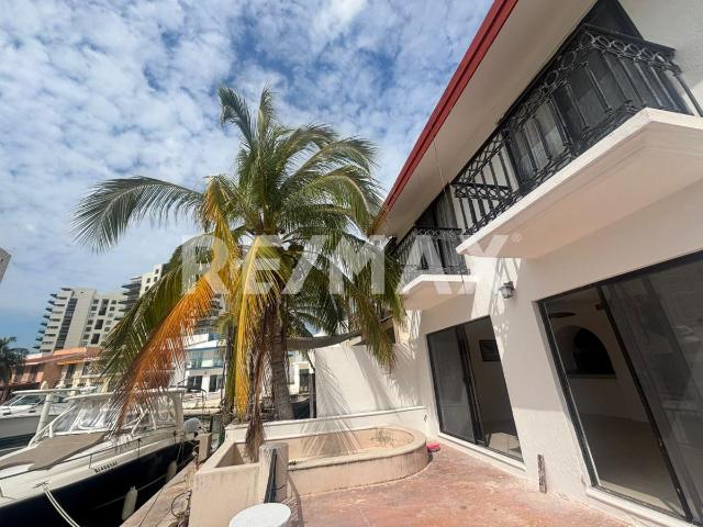 Villa en renta amueblada y con alberca en privada de Yucalpetén, Progreso | LRGR |