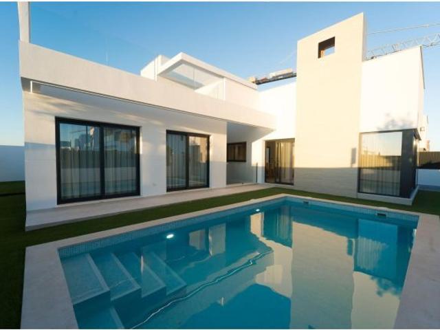 VILLA EN SANTA ROSALIA