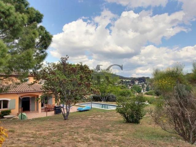 VILLA ENTRE LES CAMOINS ET LA TREILLE