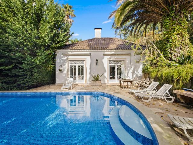 Villa espaçosa de 6 quartos projetada por um arquiteto de gr. 456m² Malveira, Milharado e Venda do Pinheiro