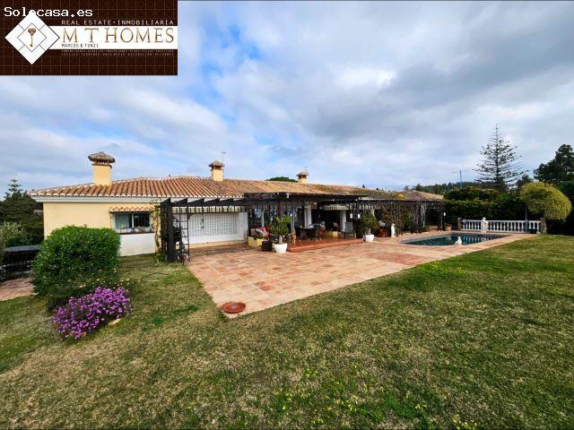 VILLA ESPACIOSA EN ALQUILER CON VISTAS PANORÁMICAS AL MAR Y JARDÍN PRIVADO CERCA DE LA PLAYA EN EL C