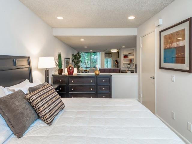 Villa Esther Studio Apartment for Rent at 920 N Kings Rd, West Hollywood, CA 90069 West Hollywood