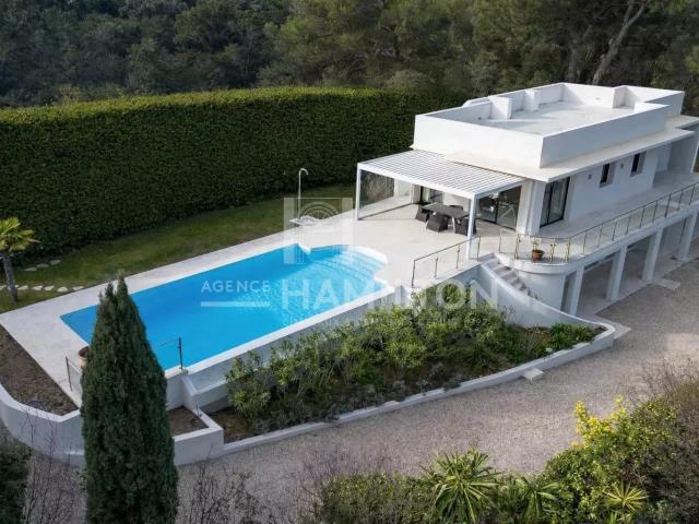 Villa Exceptionnelle: 160 m² avec Piscine et Vue à 360°, Mo. m² Nice