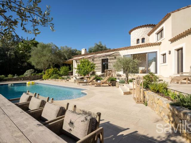 Villa exceptionnelle de style provençal au cœur de l’arrière pays