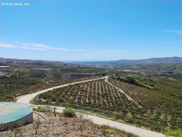 Villa exclusiva con piscina y vistas en Vélez Málaga por €415,000