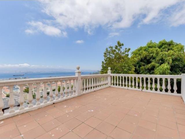 VILLA EXCLUSIVA CON VISTAS PANORAMICAS EN GIBRALTAR