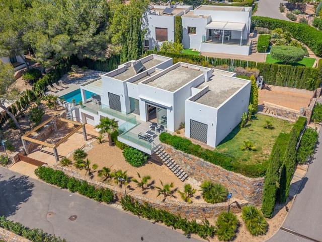 Villa exclusiva en Las Colinas Golf & Country Club 215m² La Colina