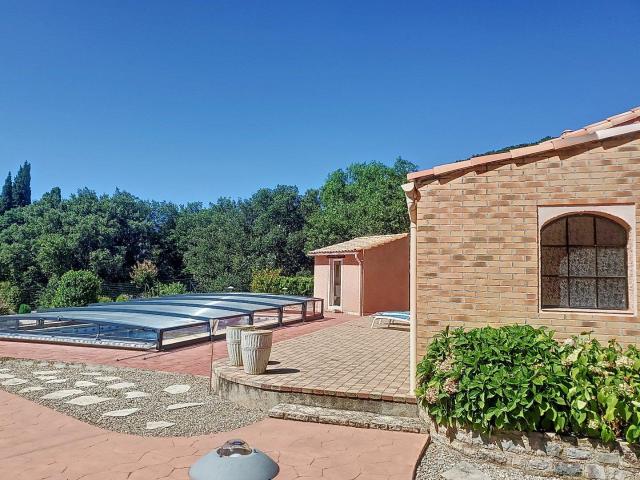 Villa F5, terrain clos, piscine, habitable de suite 114m² La Tour sur Orb