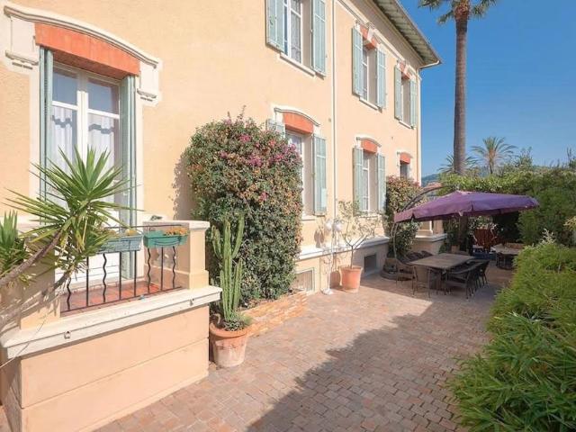 VILLA FAMILIALE A 10 MN DE LA CROISETTE