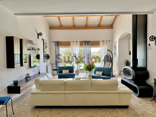 Villa familiale aux volumes généreux piscine A l'abri des regards