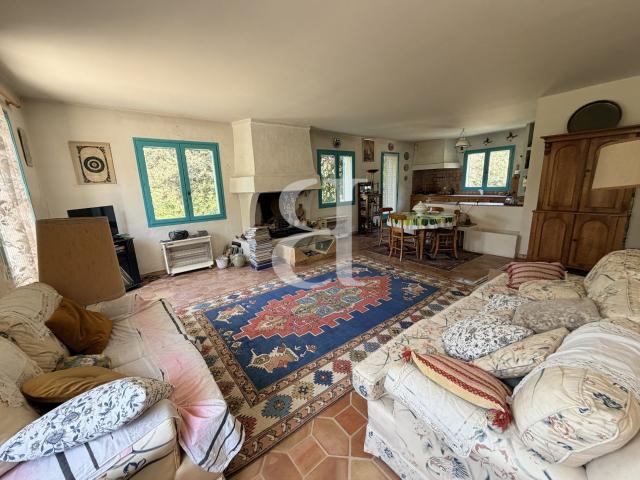 Villa familiale avec vue exceptionnelle à Venasque 212m² Venasque