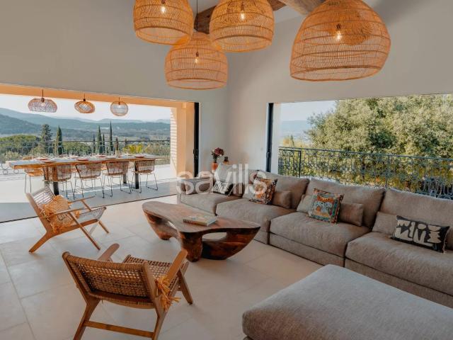 Villa Familiale avec cinq Suites, Piscine à débordement, vue Mer