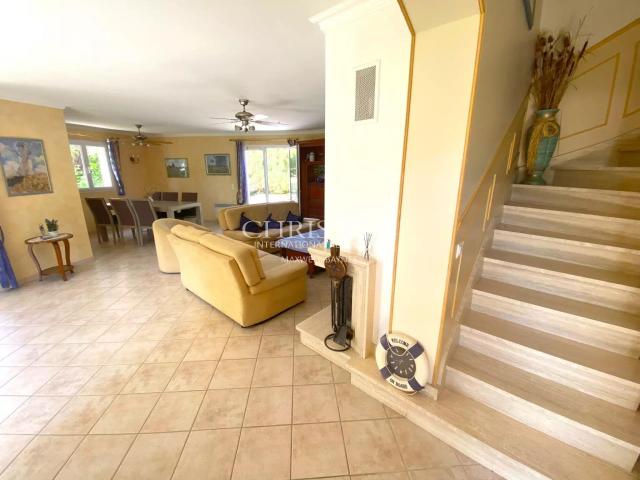 Villa Familiale avec Jardin à proximité de la plage 166m² Saint Georges De Didonne