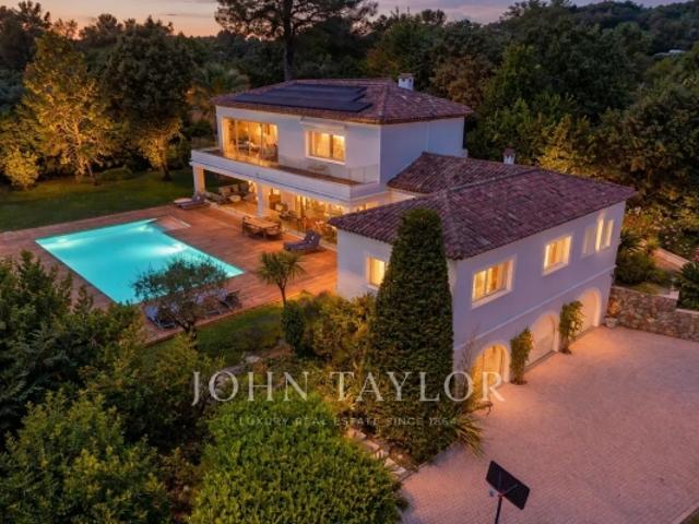Villa familiale d'exception dans un domaine privé