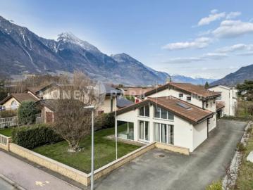 Villa familiale de 5 pièces avec jardin