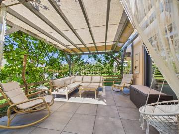 Villa familiale moderne avec grand jardin