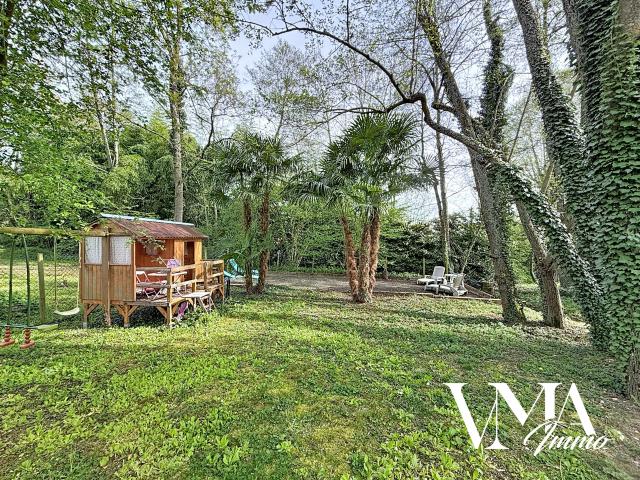 Villa familiale Secteur Pierres Dorées 256 m2 Terrain 2 150 m2