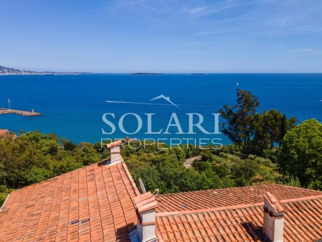 Villa face à la mer plein sud a pied des plages 230m² Mandelieu La Napoule